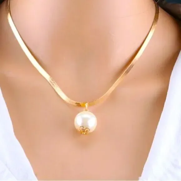 RESTOCKED 5⭐️Pearl Necklace Simplistic Golden Adjustable w Faux Pearl Choker - Picture 5 of 5